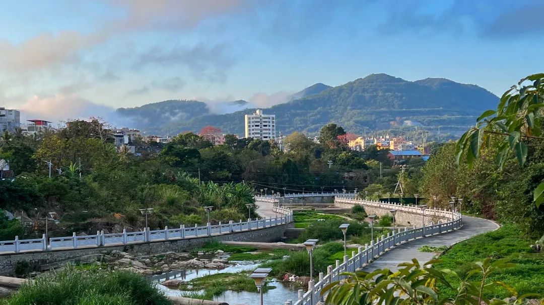 人(ren)民(mín)網：海鋼(gang)集(ji)團(tuán)與海南(nan)礦業聯(lian)手推進(jin)國(guo)傢(jia)地質(zhi)公(gōng)園建(jian)設(shè)